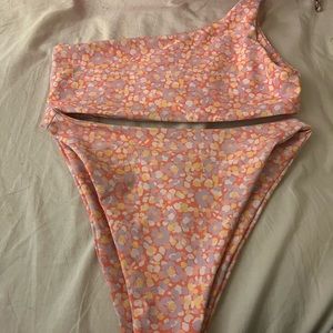 Skatie Muskoka ellis top and Kelly bottom